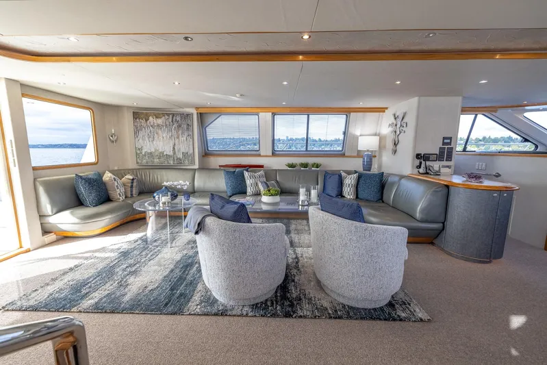 White Lightning Yacht Photos Pics Main Salon