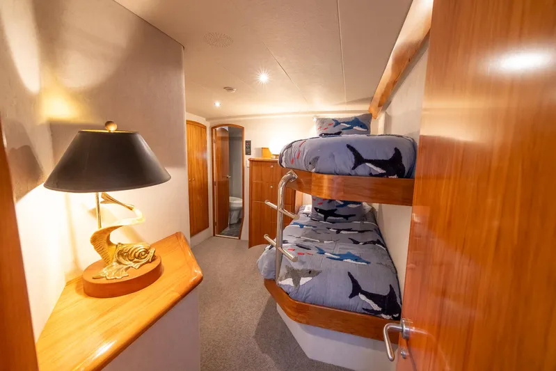 White Lightning Yacht Photos Pics Center Forward Guest Cabin