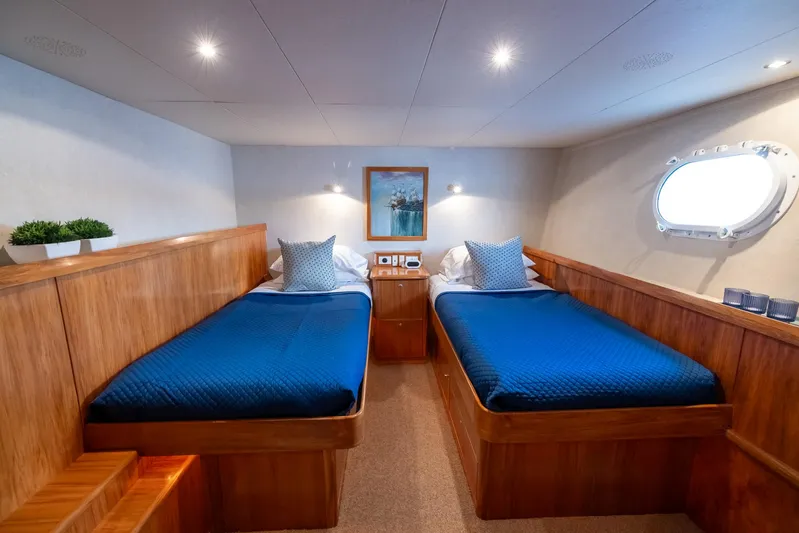 White Lightning Yacht Photos Pics Port Side Lower Deck Guest Cabin