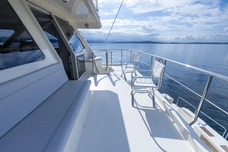 White Lightning Yacht Photos Pics Bridge Deck Aft