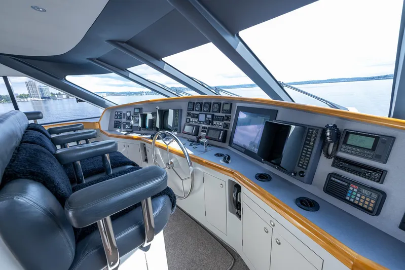 White Lightning Yacht Photos Pics Bridge