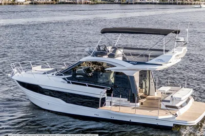 Galeon 400 Fly