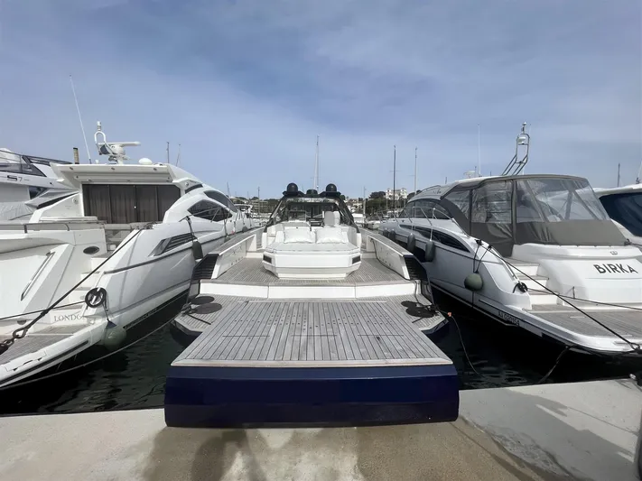  Yacht Photos Pics EVO YACHTS R6 - D YACHTS