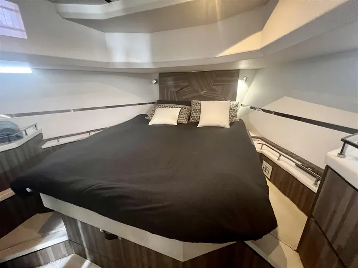  Yacht Photos Pics EVO YACHTS R6 - D YACHTS