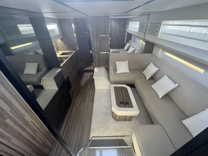  Yacht Photos Pics EVO YACHTS R6 - D YACHTS