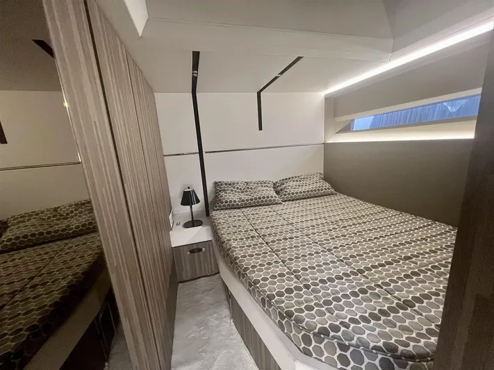  Yacht Photos Pics EVO YACHTS R6 - D YACHTS