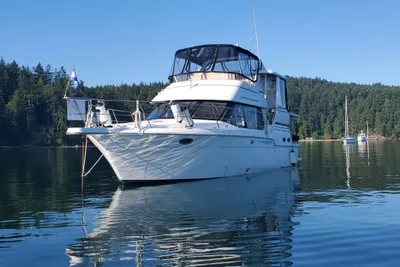 Carver 404 Cockpit Motor Yacht