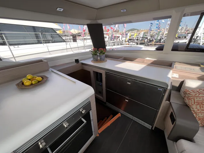  Yacht Photos Pics Fountaine Pajot Tanna 47