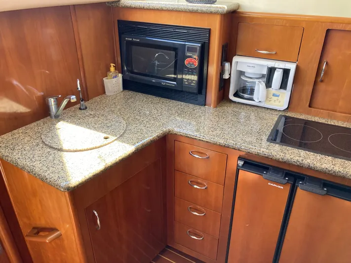 Yankee Girl Yacht Photos Pics 