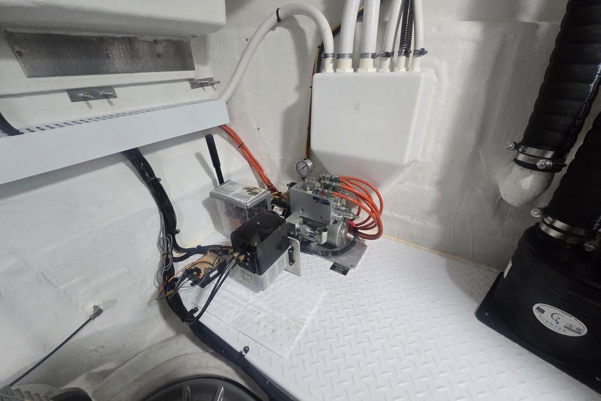 2018 Cruisers Yachts 50 