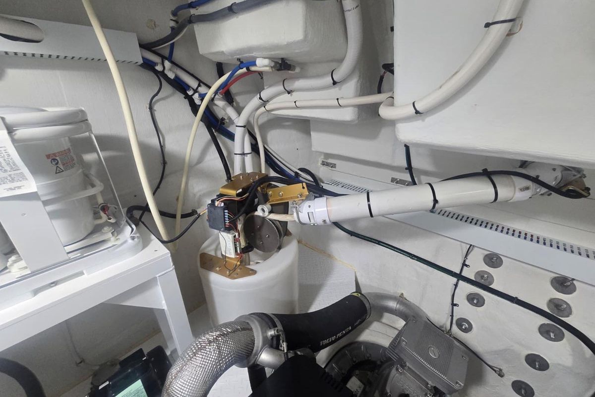 2018 Cruisers Yachts 50 