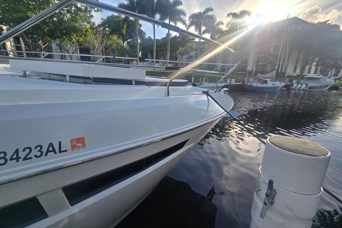 2018 Cruisers Yachts 50 