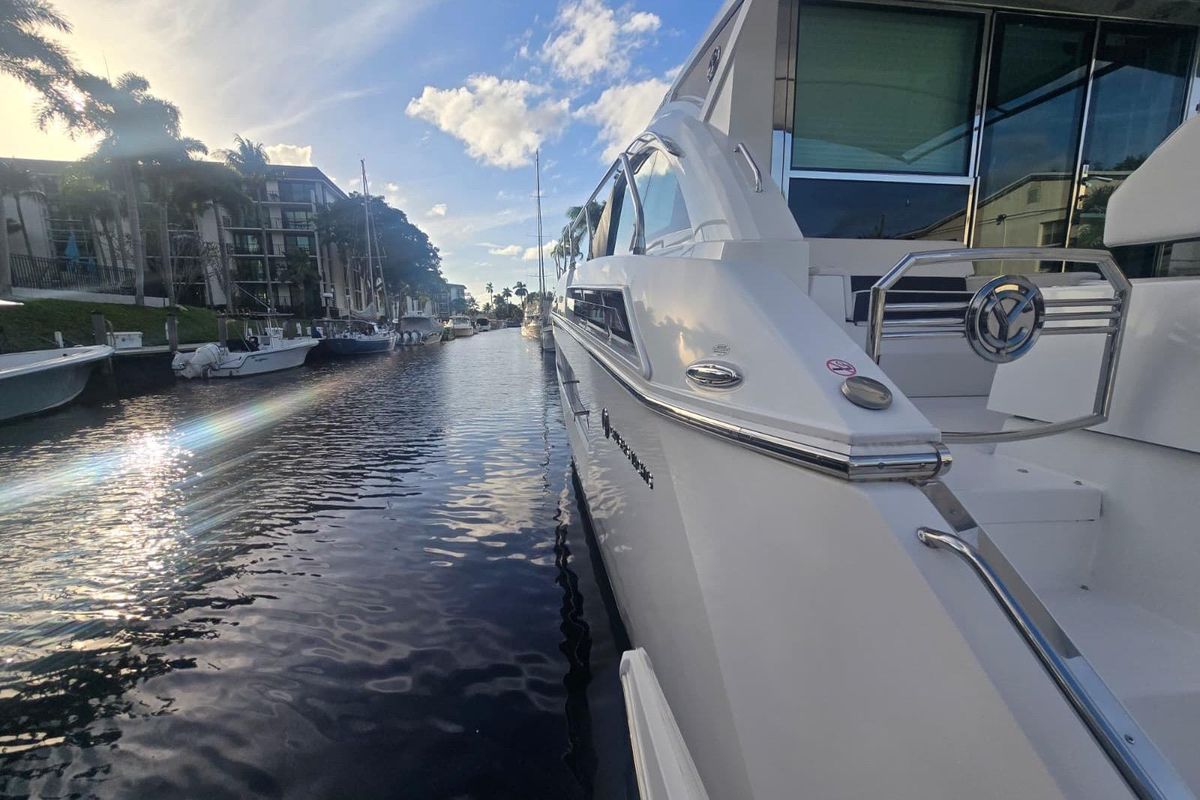 2018 Cruisers Yachts 50 