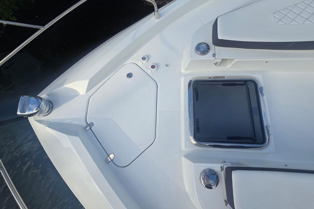 2018 Cruisers Yachts 50 