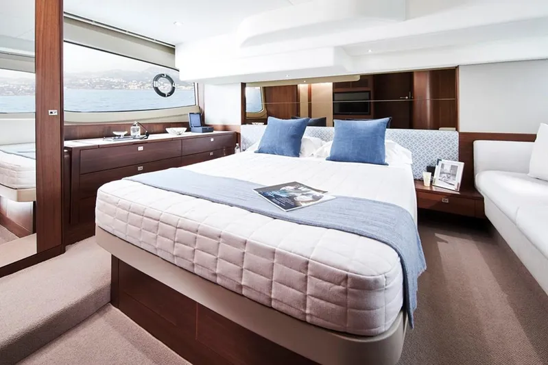  Yacht Photos Pics Manufacturer Provided Image