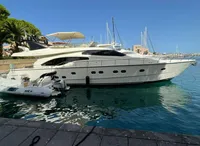 1999 Ferretti Yachts 68