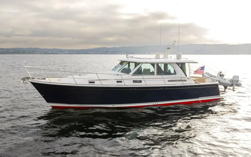 Patriot Yacht Photos Pics 