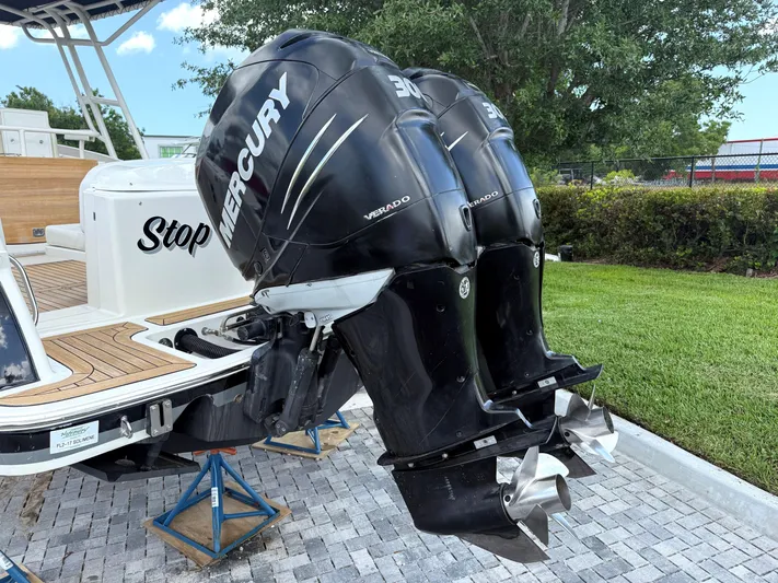 Stop Talking Yacht Photos Pics 2014 Chris-Craft Catalina 29 with twin Mercury Verado outboard engines on display.