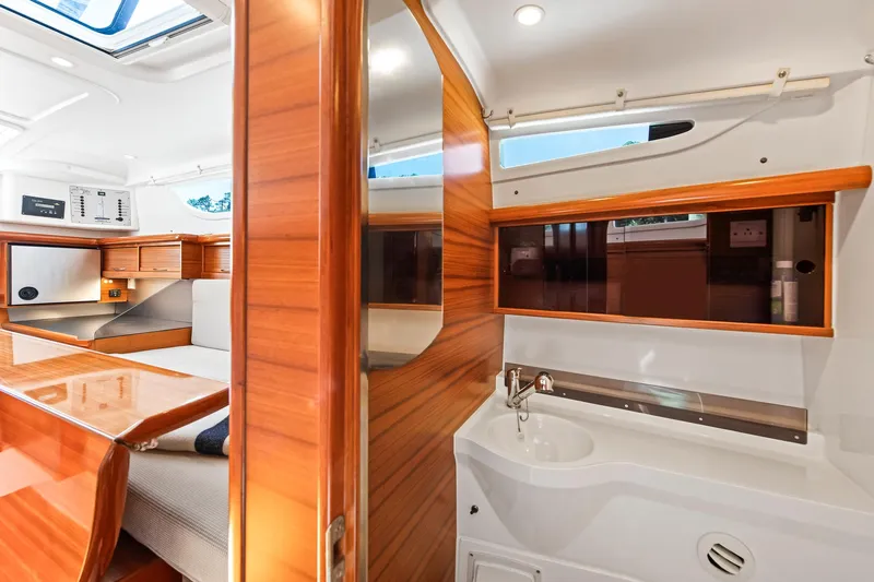 Wingman Yacht Photos Pics 