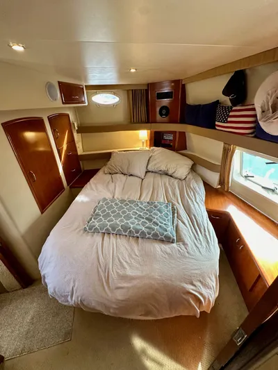 Paradigm Yacht Photos Pics 