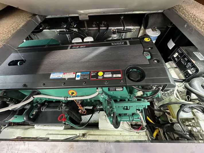 Paradigm Yacht Photos Pics 