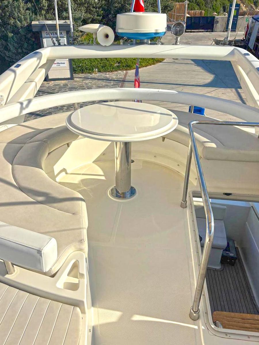 2005 Ferretti Yachts 53 
