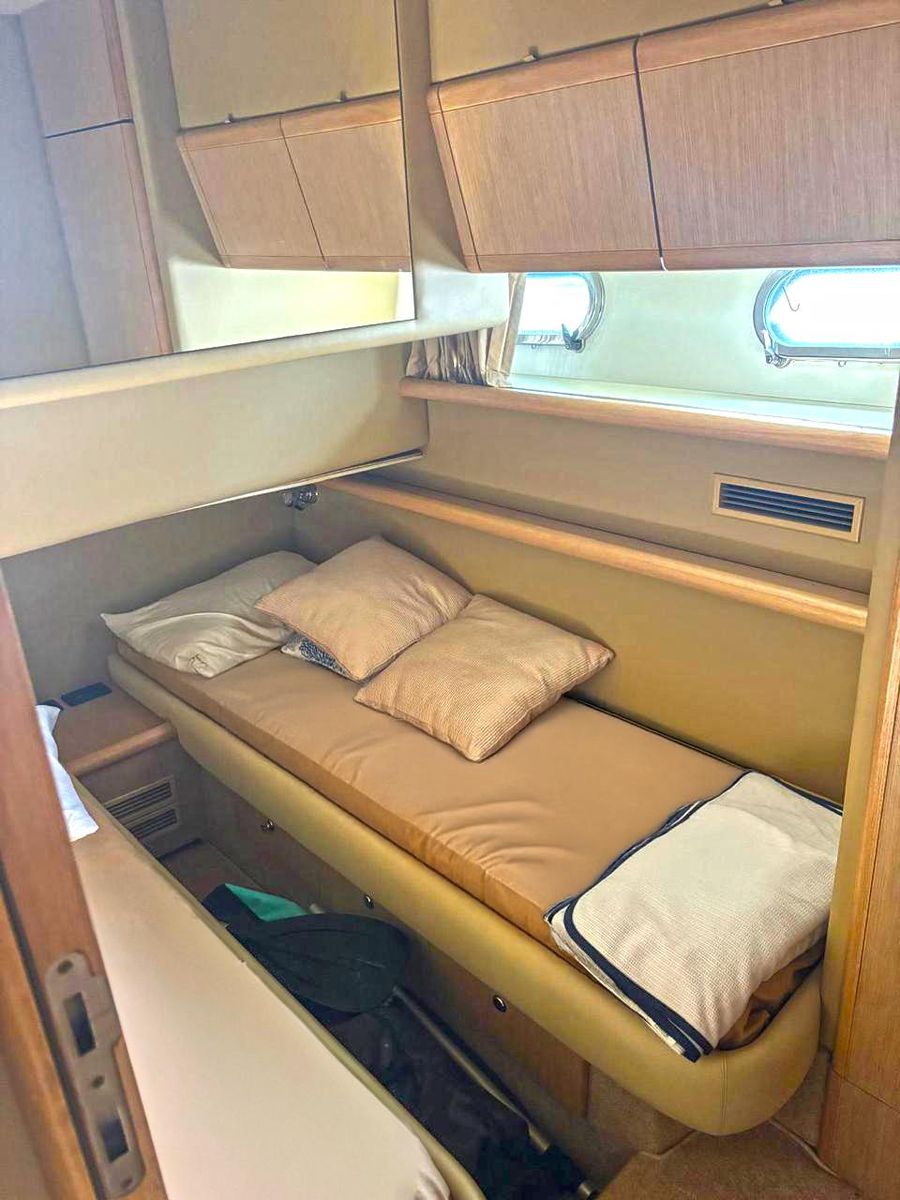 2005 Ferretti Yachts 53 