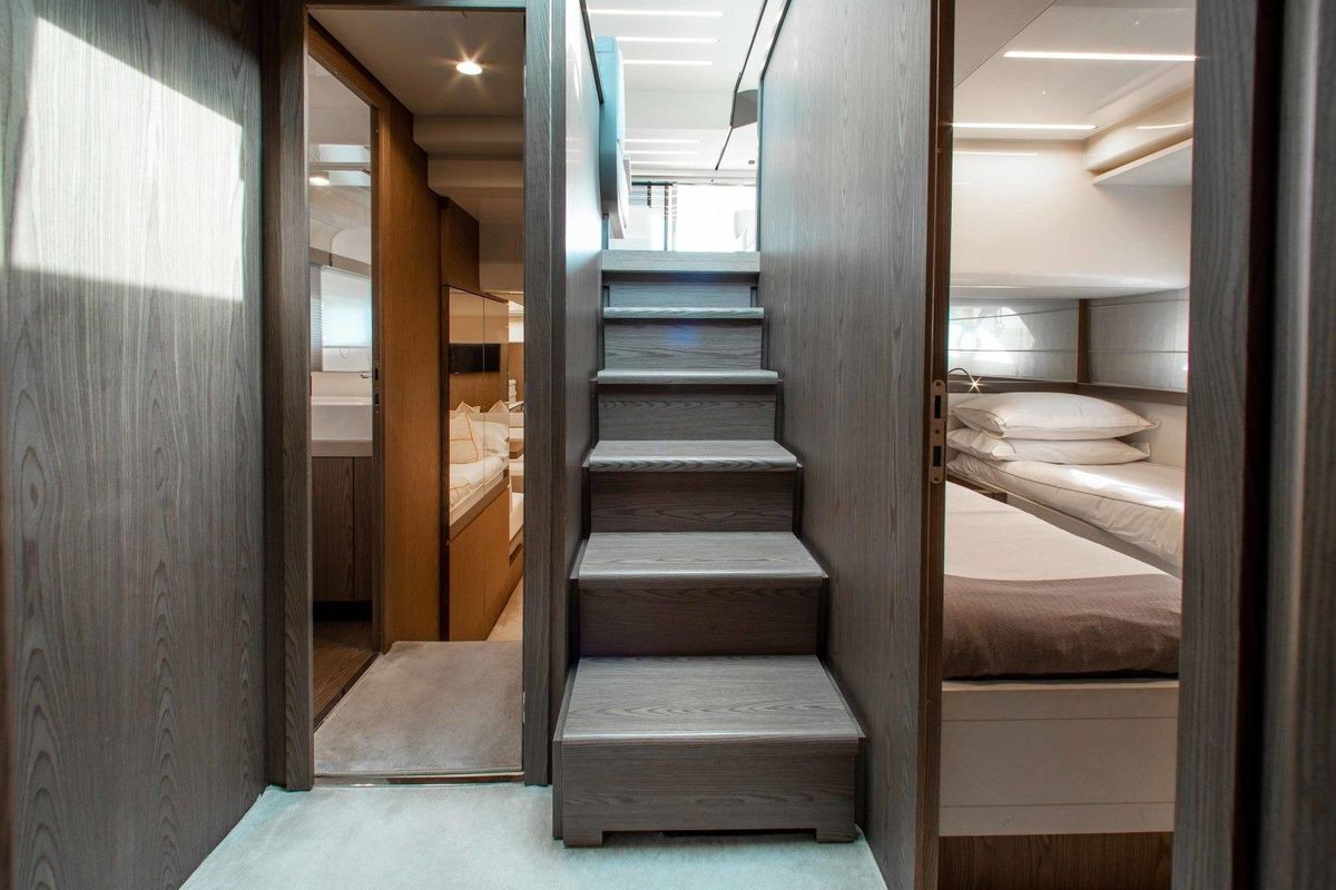 2018 Ferretti Yachts 55 