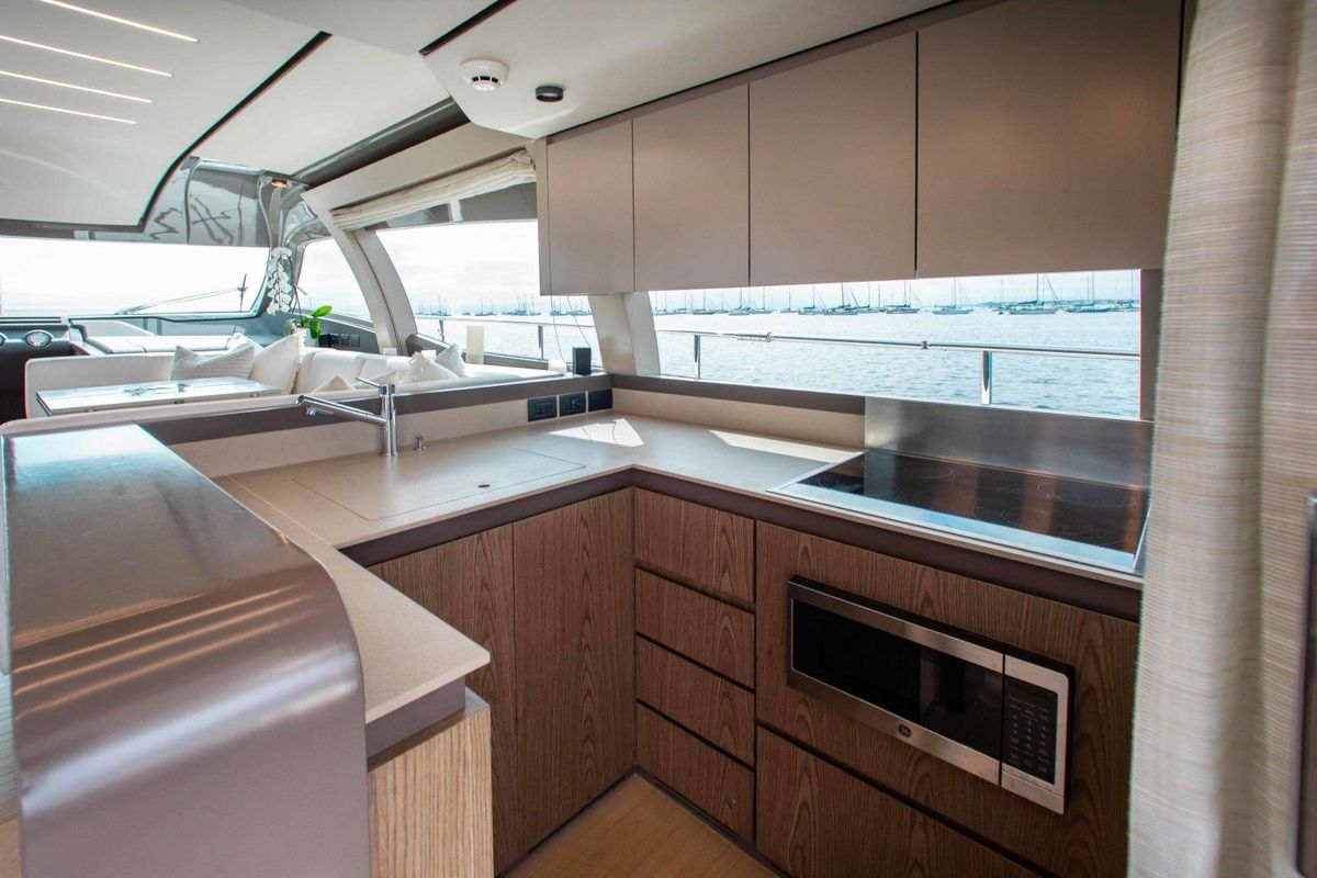 2018 Ferretti Yachts 55 