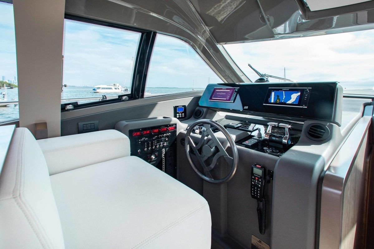 2018 Ferretti Yachts 55 