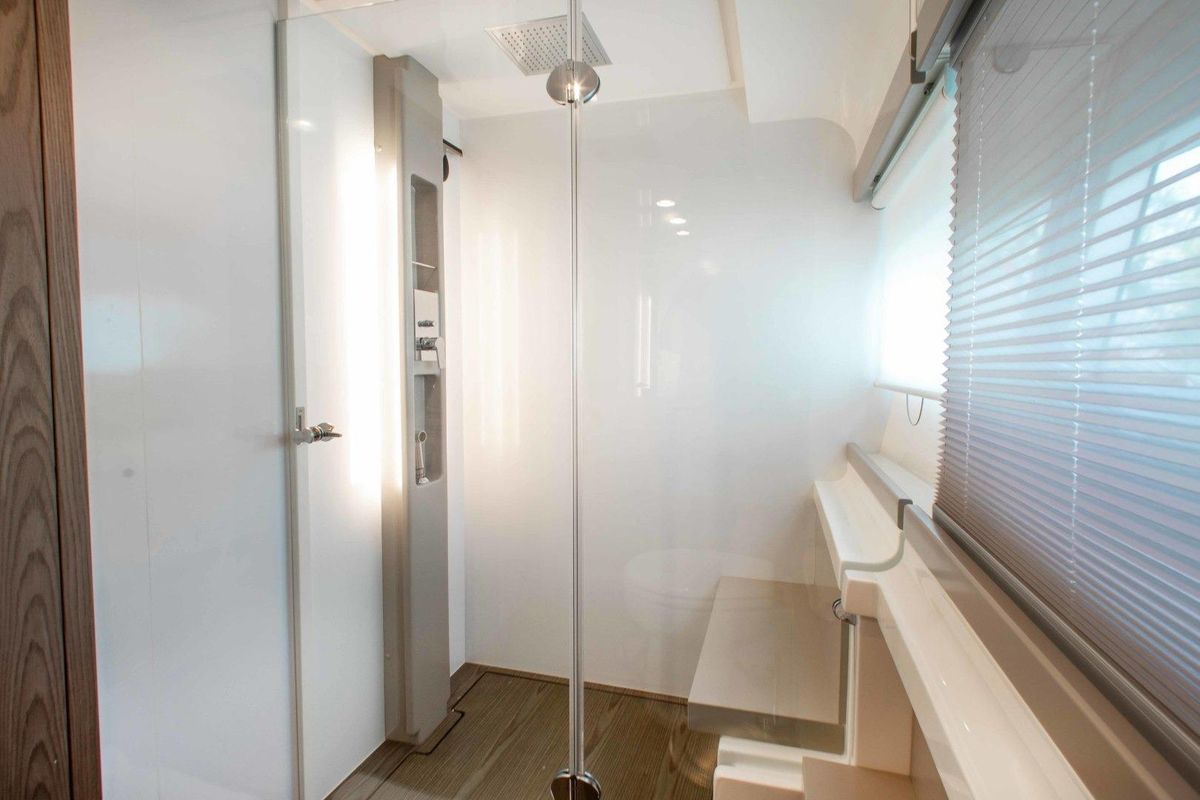 2018 Ferretti Yachts 55 