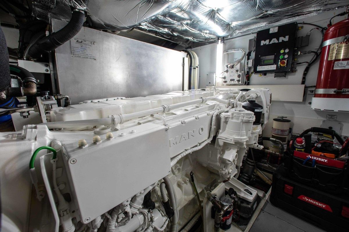 2018 Ferretti Yachts 55 