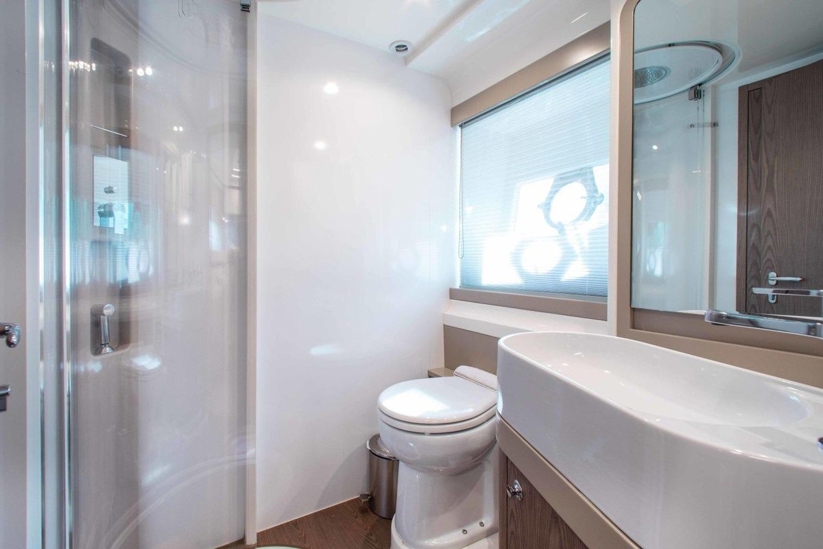 2018 Ferretti Yachts 55 