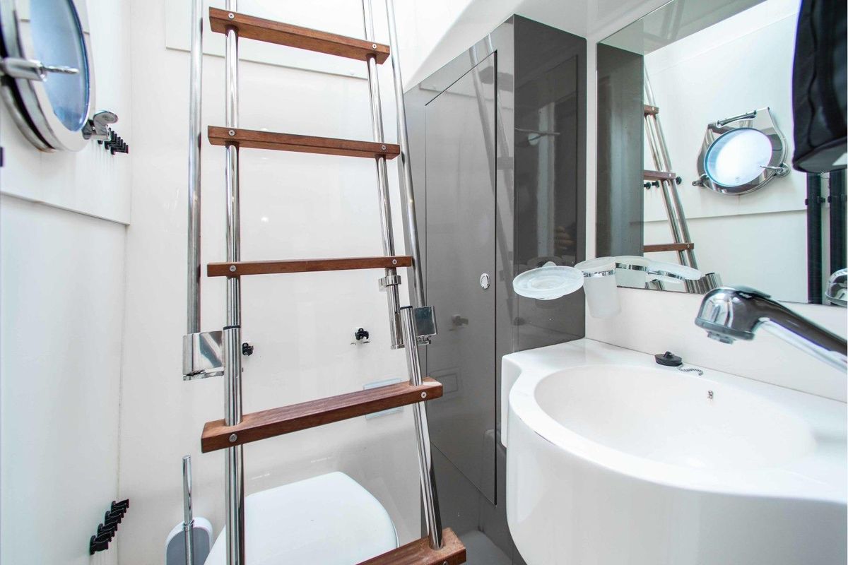 2018 Ferretti Yachts 55 