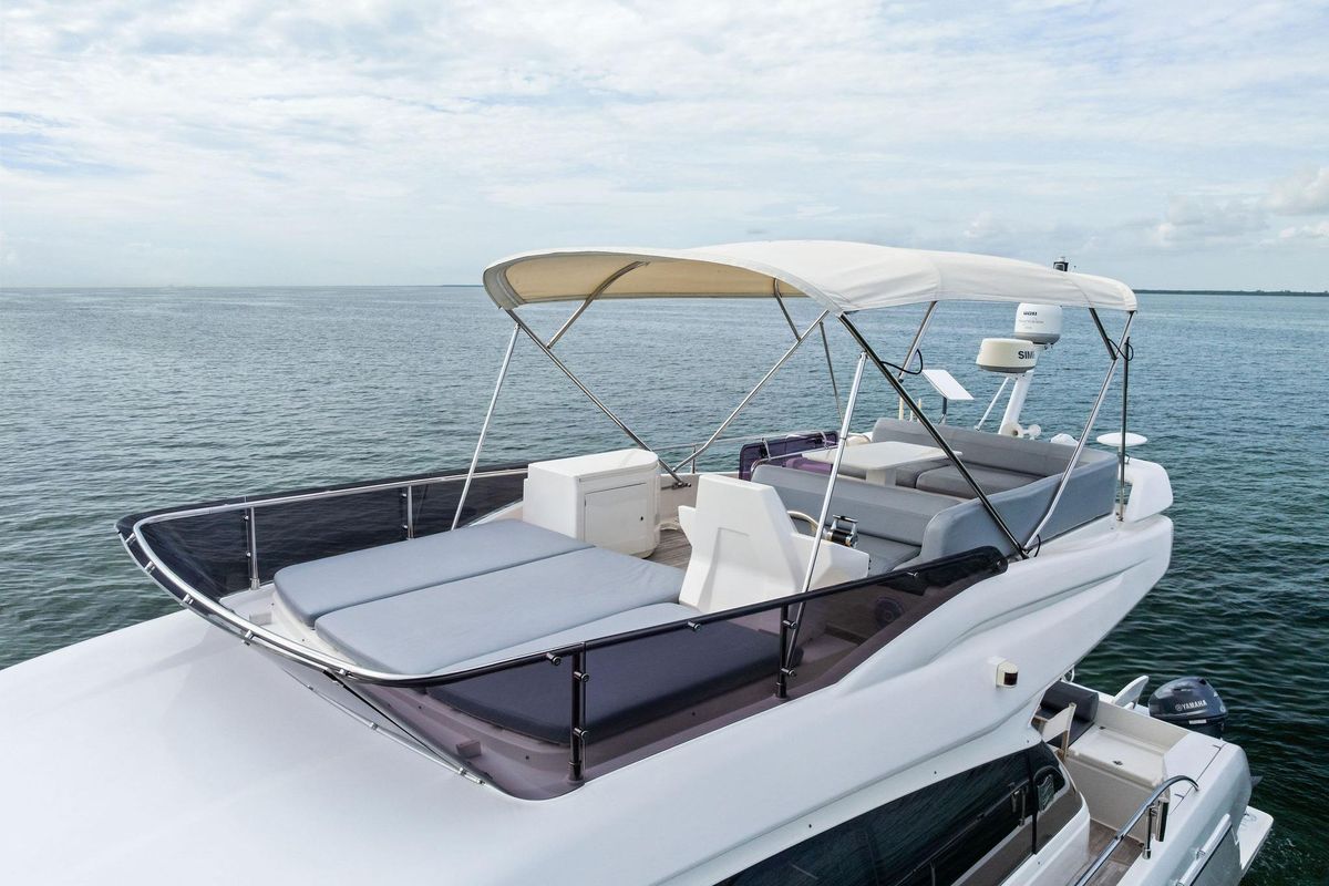 2018 Ferretti Yachts 55 