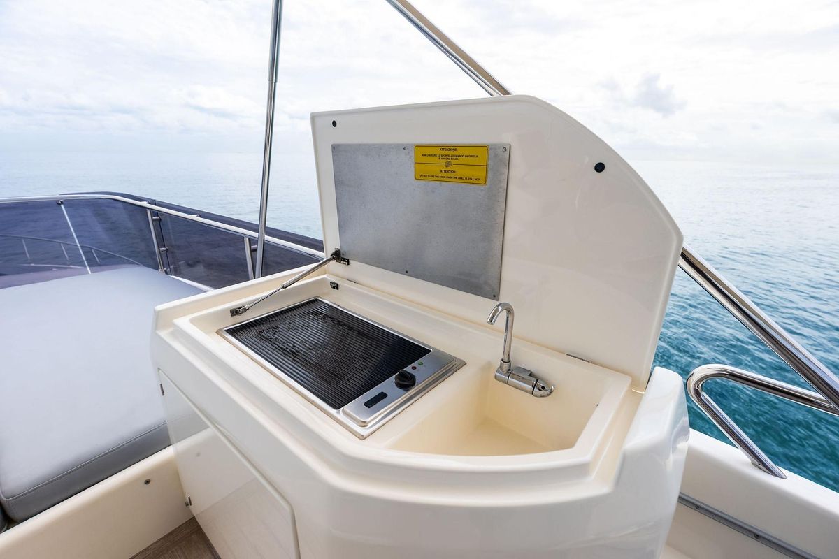 2018 Ferretti Yachts 55 