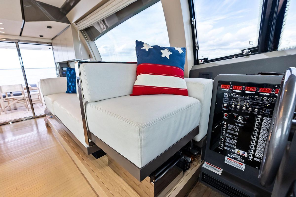 2018 Ferretti Yachts 55 