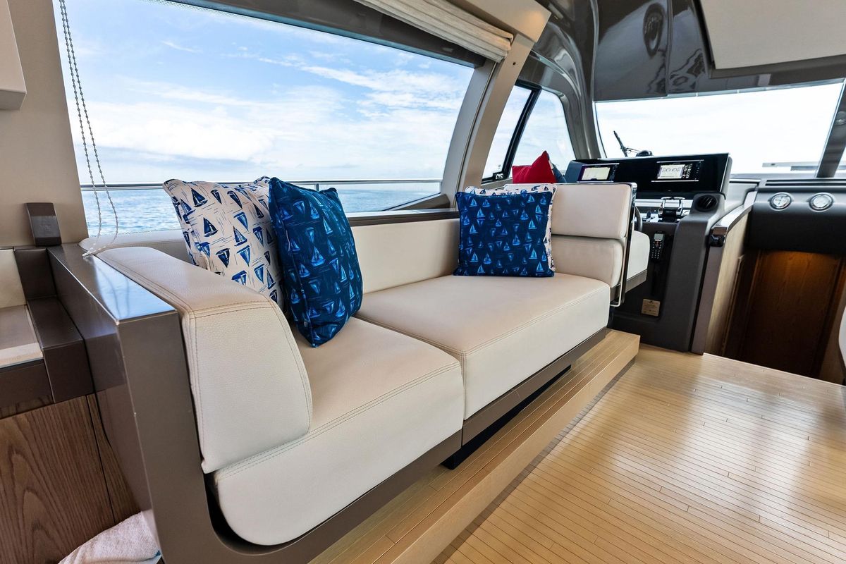 2018 Ferretti Yachts 55 