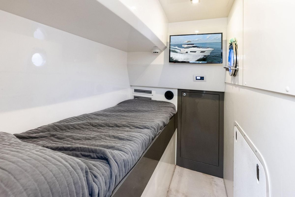 2018 Ferretti Yachts 55 