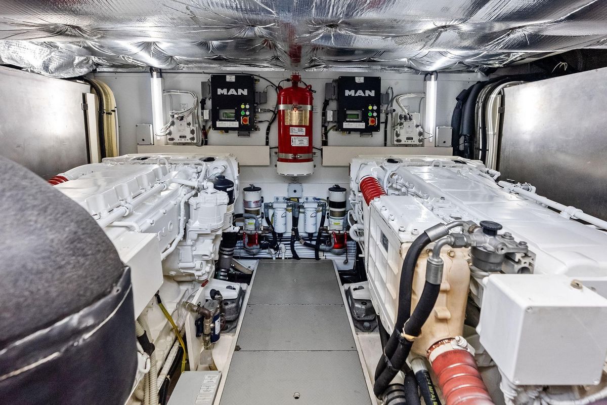 2018 Ferretti Yachts 55 