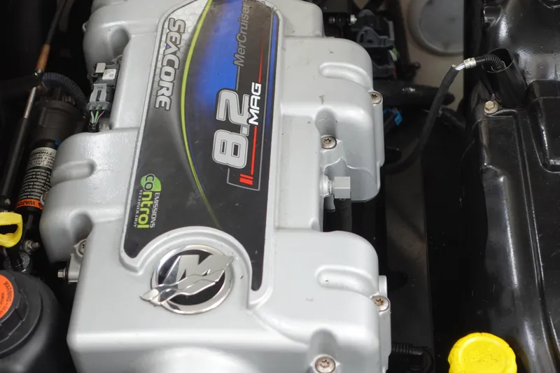  Yacht Photos Pics Engine of 2016 Formula 34 Cruiser with MerCruiser 8.2 MAG.