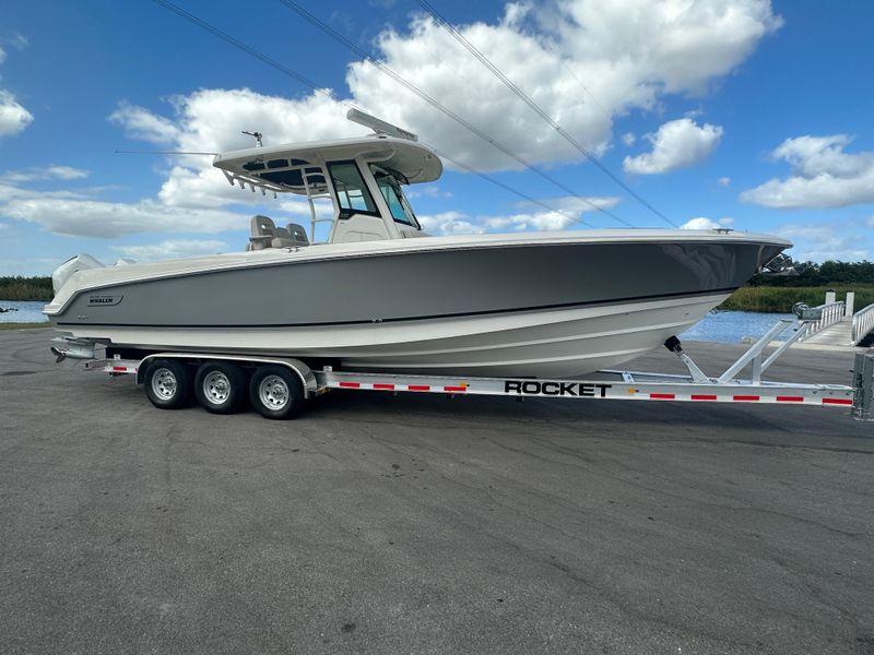 2021 Boston Whaler 330 Outrage