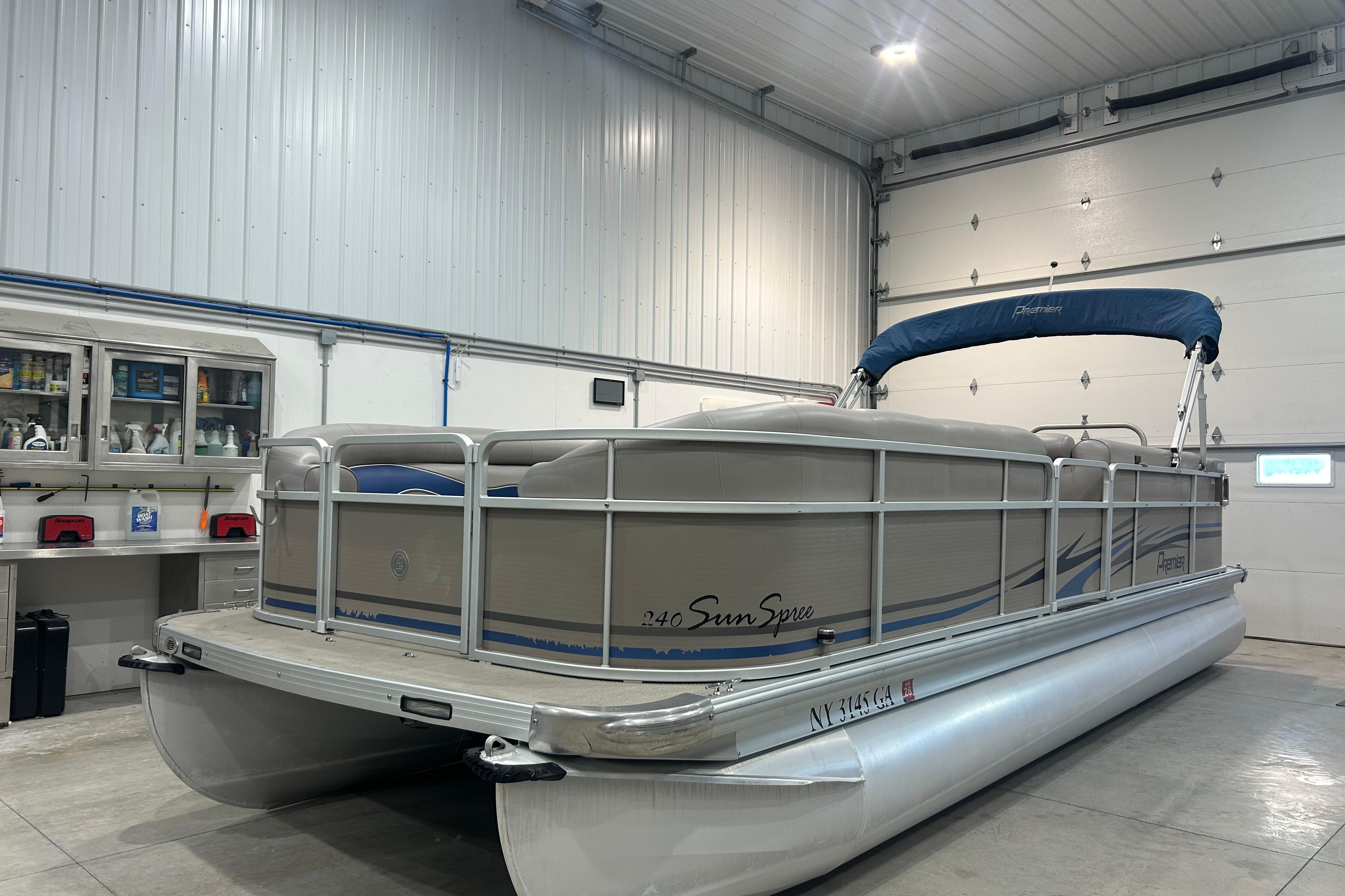 Premier 240 SunSpree