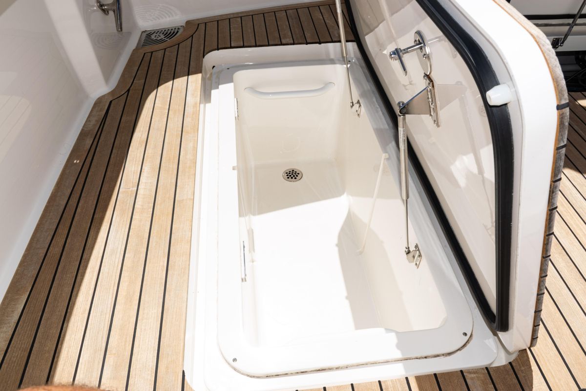 2019 Viking 44 