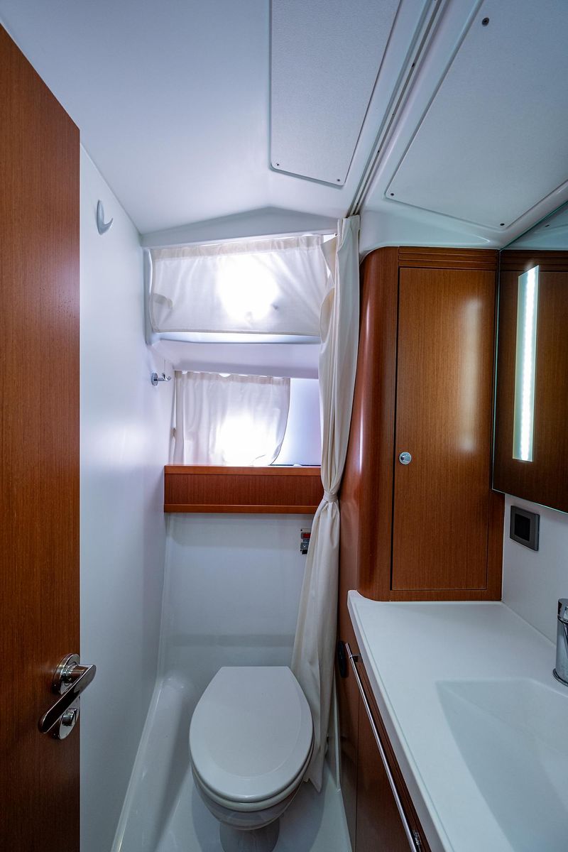 2014 Beneteau 44 