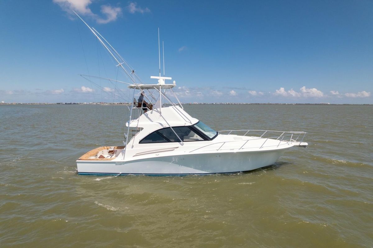 2018 Hatteras 44 