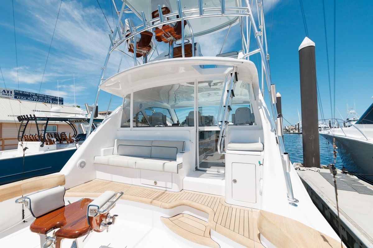 2018 Hatteras 44 