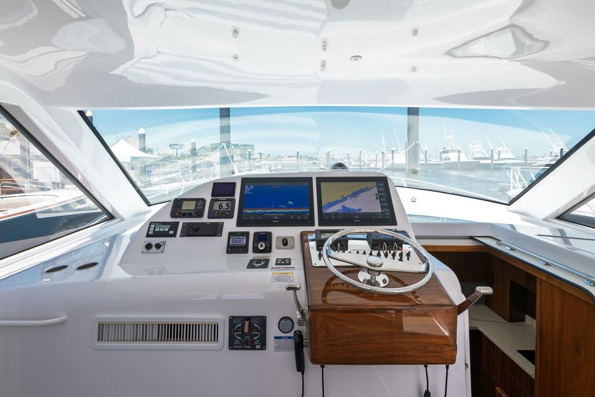 2018 Hatteras 44 