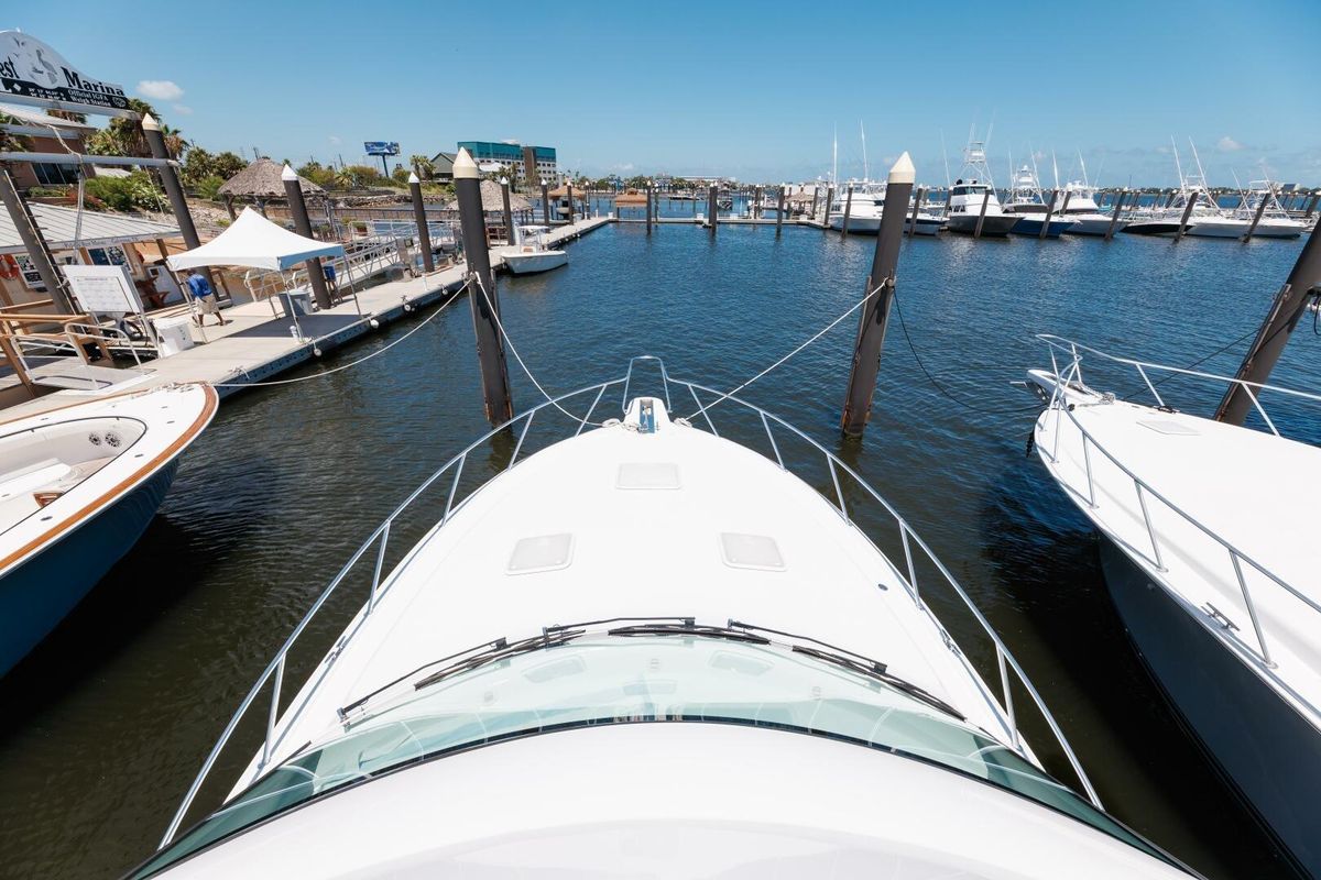 2018 Hatteras 44 