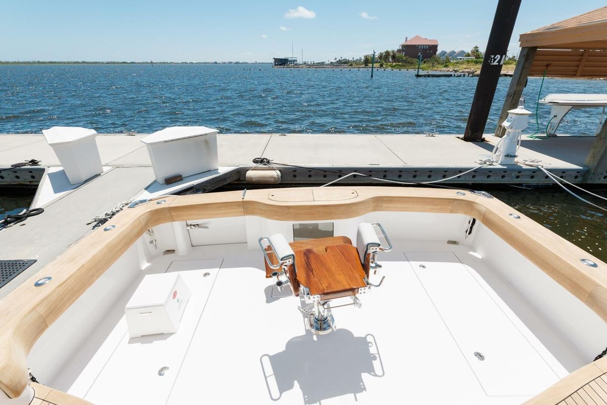 2018 Hatteras 44 